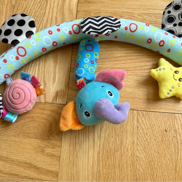 Travel arch basinett toy (elephant) - Picture 4 of 9